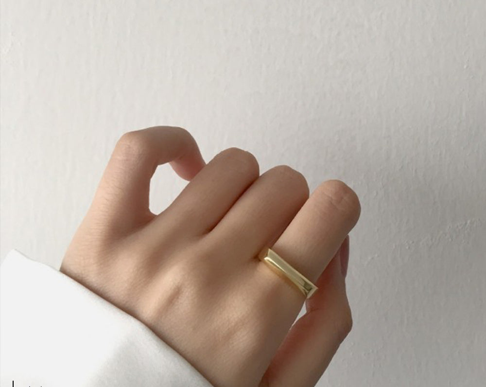 OEL - Minimalist Geometric Rectangle Ring