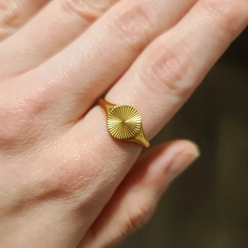 OEL - Sunburst Signet Dome Ring