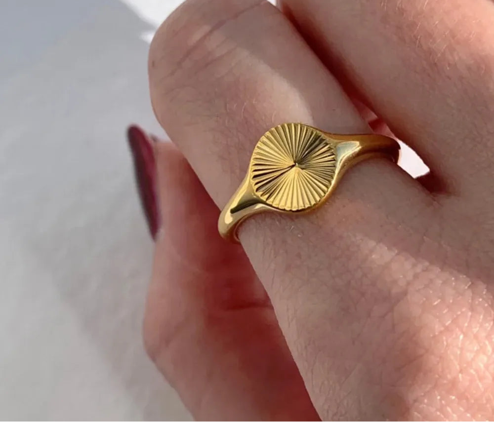 OEL - Sunburst Signet Dome Ring