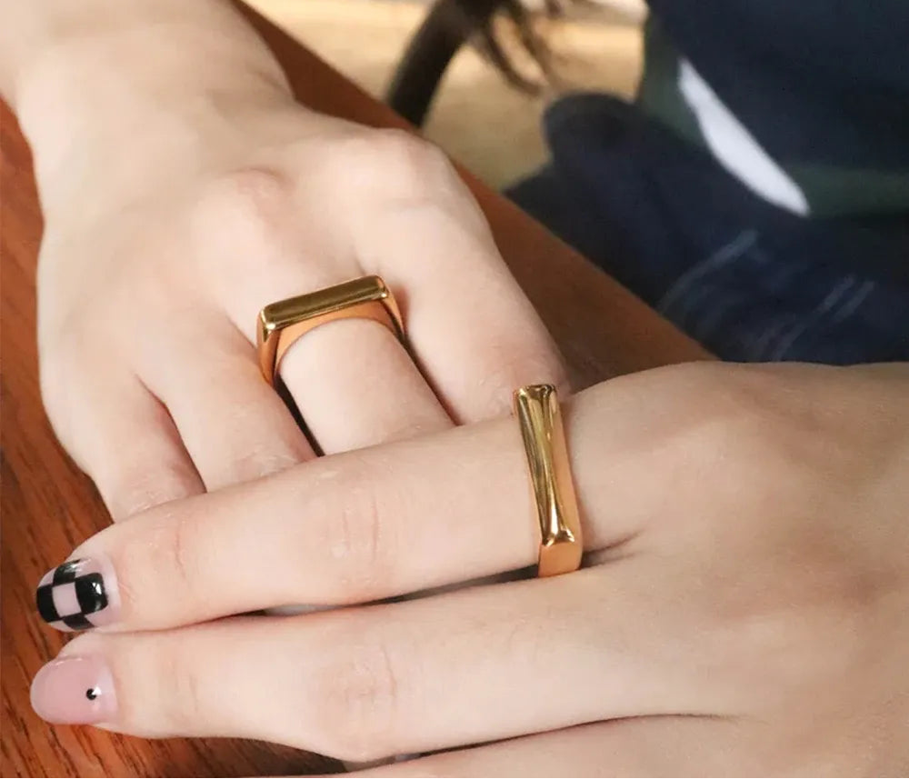 OEL - Minimalist Geometric Rectangle Ring
